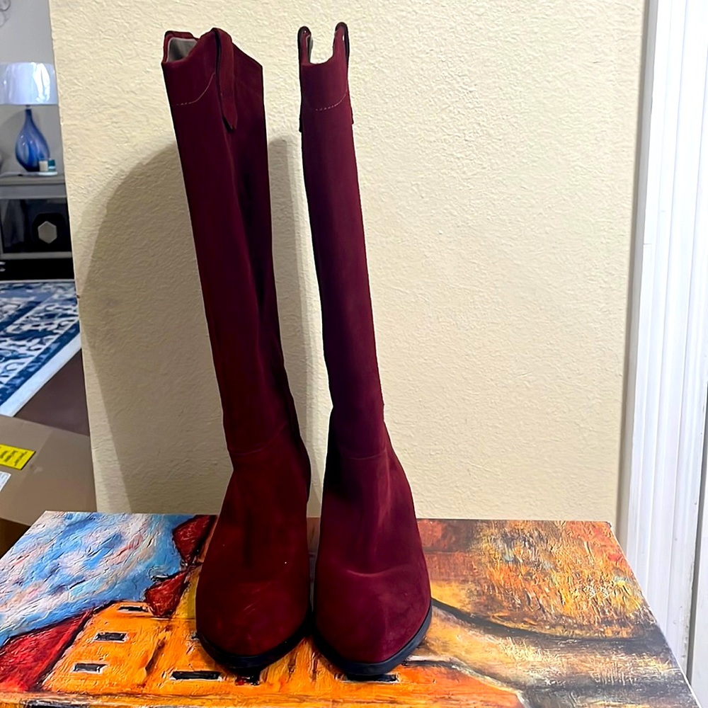 Bella vita burgundy suede knee boots. Size 8.5 wide.